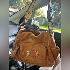 Tan leather Y2K B makowsky bag